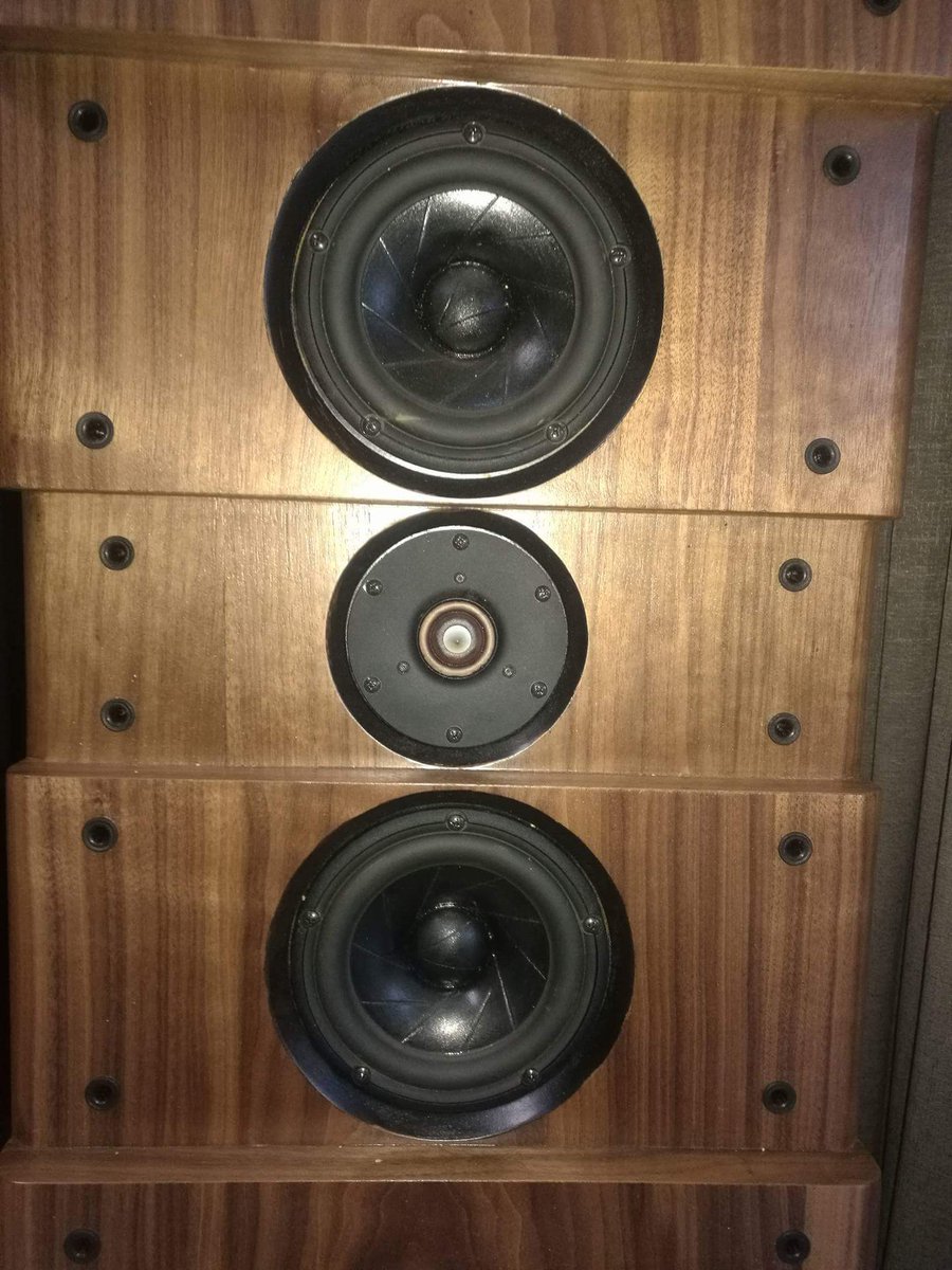 frankhasselriis's tweet photo. Scan-Speak distributor in Thailand.
Samdee Audio. π
#scanspeak #samdee #thailand #loudspeaker #speakers #highend https://t.co/jEKvKSms0o