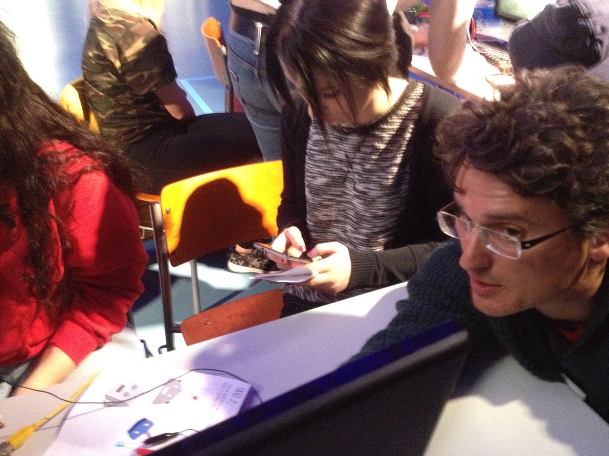HannaNewgreen's tweet image. #eCraft2Learn #makermovement #buildingrobots