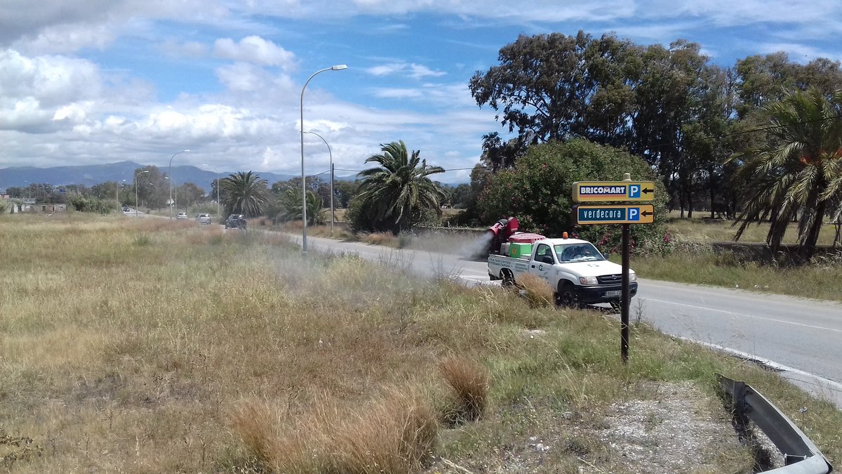 LMedinaMontoya's tweet photo. Ayer se llevaron a cabo nuevas actuaciones adulticidas para #ControlMosquitosGuadalhorce en entorno Guadalmar con equipo Tifone d fumigación https://t.co/rmcwyCRv3N