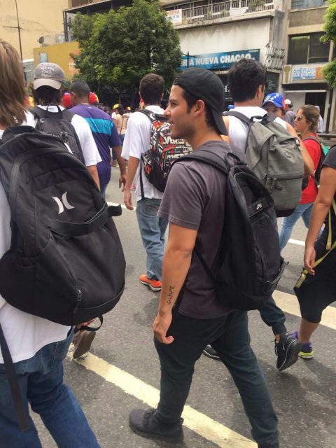 chaconmarti's tweet photo. LE SACARÁ CANAS VERDES A TAREK! Así marcha el hijo del defensor del pueblo con la... https://t.co/VsPROenell by #1Carajillo via @c0nvey https://t.co/f2cfkSgJCo