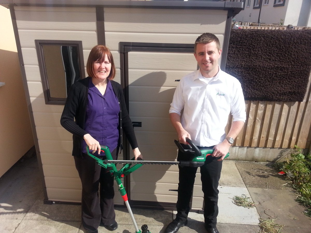 IanBarkerSt's tweet image. Shed built, tools at the ready... Tool Bank coming soon! @FirstForFCHO @Neighbou9 @Neat_Hhds #fcho #tidygardens