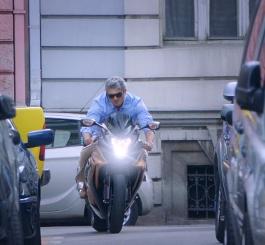 YouTubeIndia's tweet photo. "Never, ever, give up." We agree, #AjithKumar. → https://t.co/aJaTY7KnPe #Vivegam https://t.co/PVRFCt6qBp