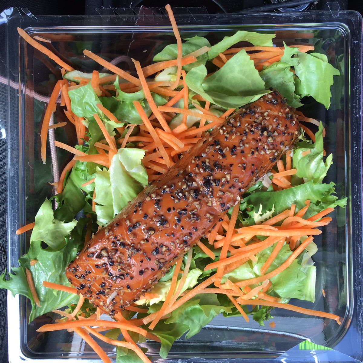 amyrosannag's tweet photo. Loving this motivation kick from @EDMFitness #leanin17 enjoying whole foods, new exercise regimes, looking after my body with rest & sleep! https://t.co/fqrSIP2hWz