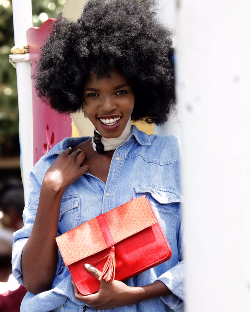 BoldinAfrica's tweet photo. Versatile Piece of the Week - @GLORIAWAVAMUNNO choker x #ThirdLocal
Bag: @konaaccessories
Pieces available in store.
#MayMuse https://t.co/Z2bxCMyLt8