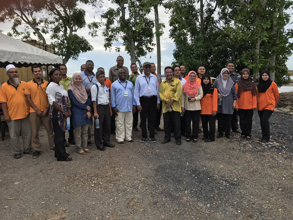 KKushafie's tweet photo. Lawatan dari Republic of Cameroon ke Projek Estet NKEA PPK H2 Mada Kepala Batas https://t.co/waJkVsPSZE