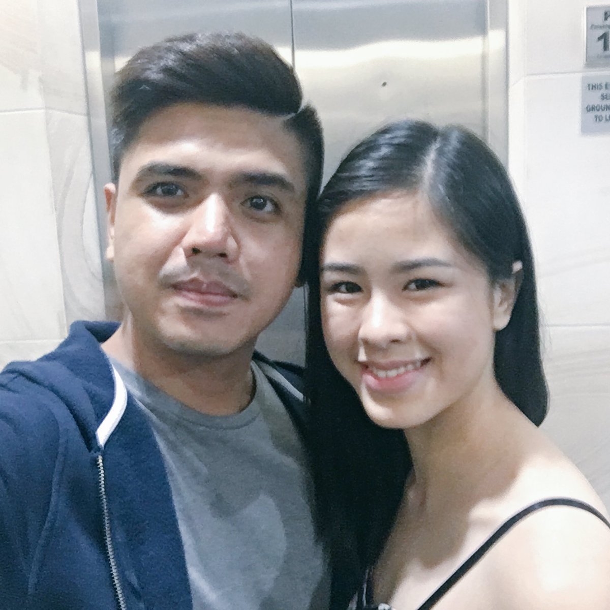 iamjamesbanaag's tweet photo. Nice to meet you, @delavinkisses. Pinapanood po kita sa PBB. Bumoto po ako sa 'yo. 🤣🤣🤣 https://t.co/wsRcLCUsEw