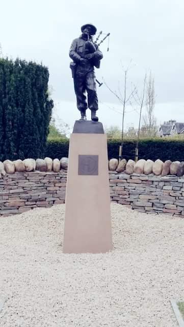 AlanMcEwen42's tweet photo. 51st Highland Division Statue Unveiled at Balhousie Castle to commemorate those Regular Army and Territorials who served in the Great War. https://t.co/tbPcMkDhM8