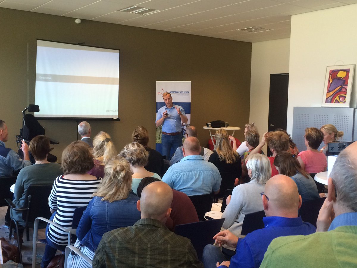 Het seminar 'Zitten, het nieuwe bewegen' is in volle gang! bit.ly/2q61RYq