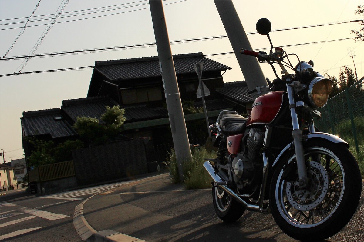 CB400FOUR7's tweet photo. CB400FOUR売ります！
詳細は固定ツイートみてください！一番高い人にうります！
交換も考えてます！
#ゴキ売ります 
#ザリ売ります
#cbr400f売ります 
#cbx400f売ります
#XJR400売ります https://t.co/lFhlzSsizG