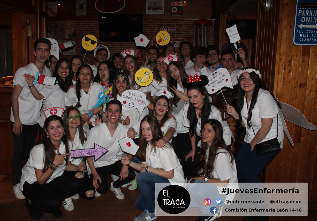 enfermeriaule's tweet photo. HOY JUEVES ven a vacunarte contra el aburrimiento 💉💉a @eltragaLEON a partir de las 23:30con los Enfermeros más fiesteros💃🏽🕺🏼🍻Os esperamos!!! https://t.co/tDDF2a6q6c