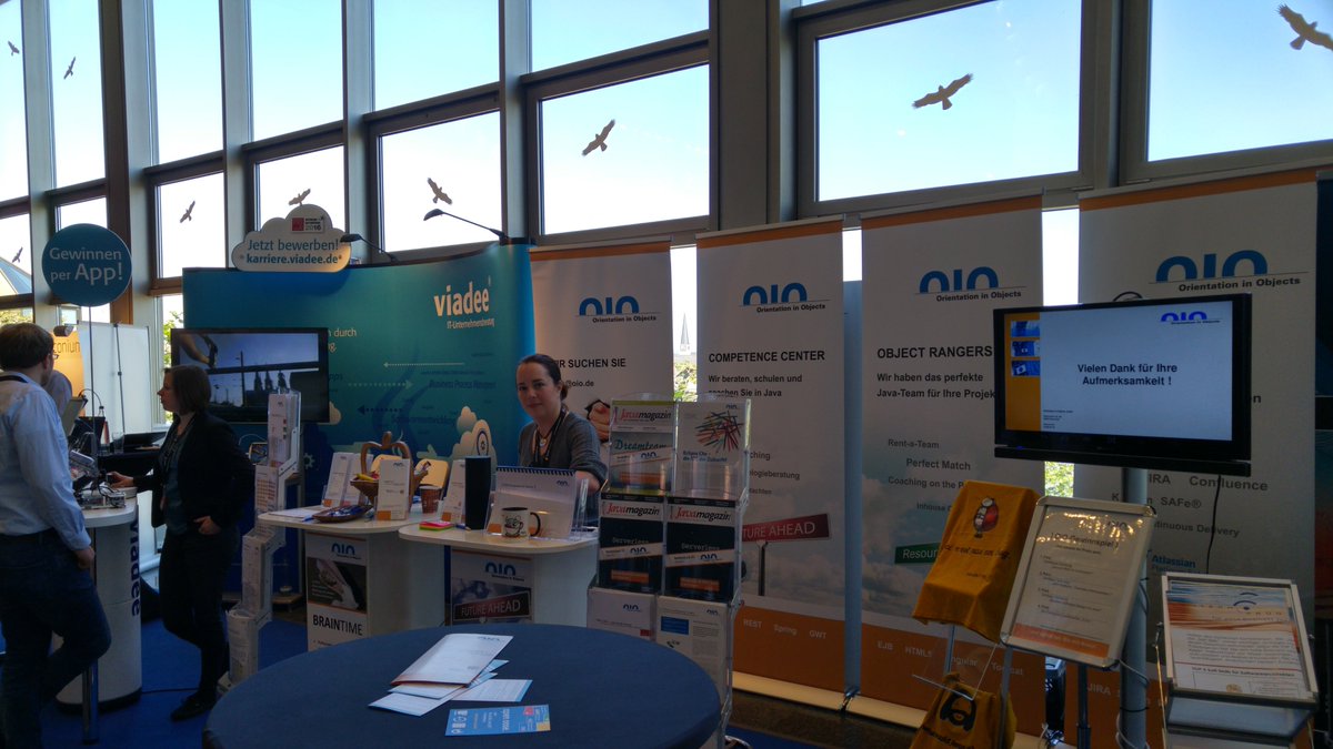 oio_braintime's tweet photo. #jaxcon #jaxcon2017 #jax2017 Das #OIO-Braintime-Team freut sich auf Besucher am Stand, heute ist #Architecture Day, also unser Tag! https://t.co/hhNbGWB4JL