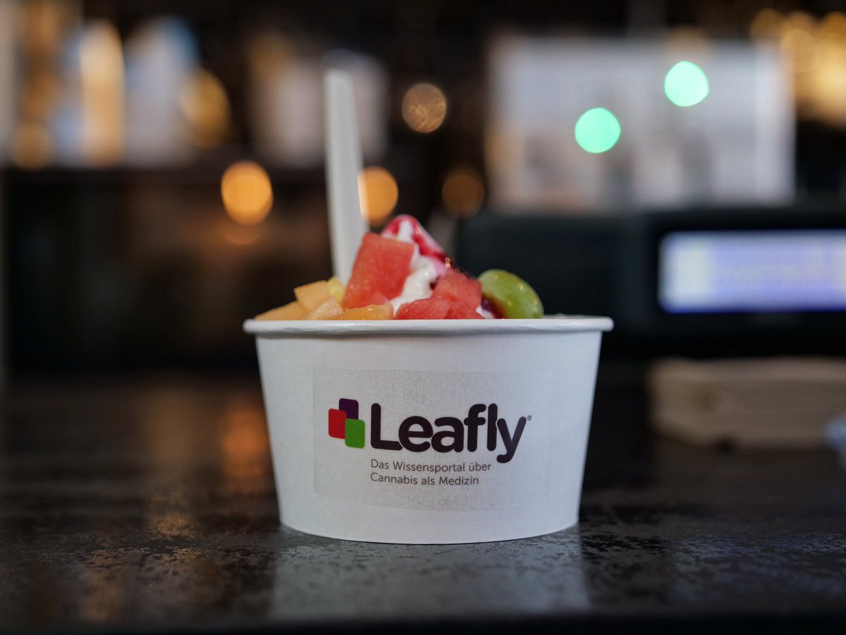 Leafly's tweet photo. This is how we celebrate medical legalization in Berlin #WelcomeGermany https://t.co/TtJyNgVSHE