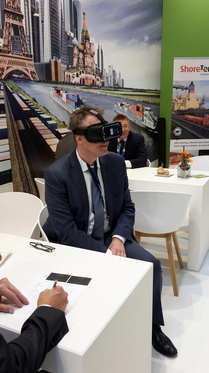 EGSsynchromodal's tweet photo. Experience the handling of containers in Rotterdam #TransportLogistic https://t.co/2ofwhAl4jo  #ECTRotterdam #EGSSynchromodal https://t.co/Df5vIlKVH1