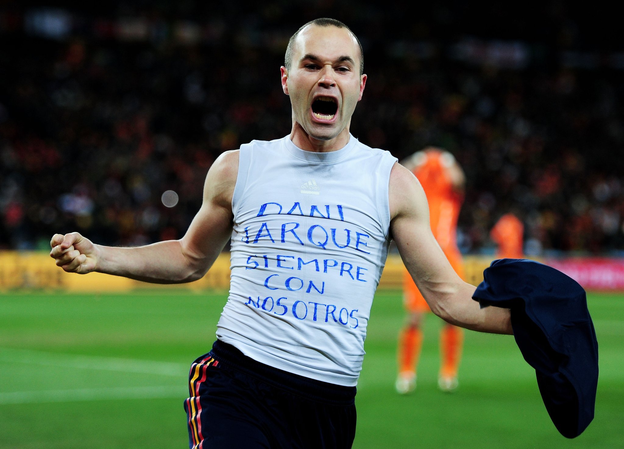 Happy birthday to Barcelona captain Andres Iniesta 

He has given us too many great moments 

Living legend 