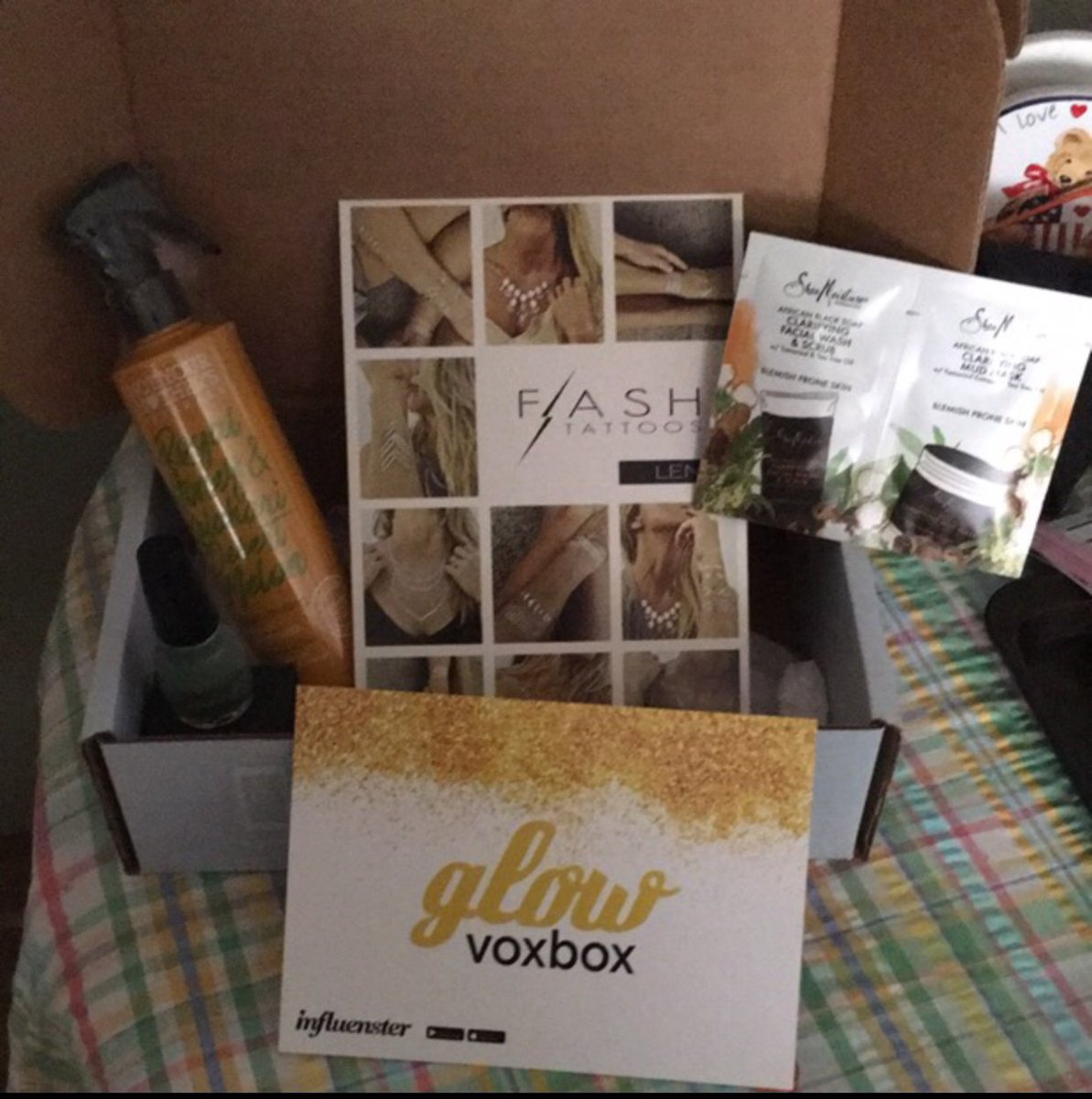 ToxxicBitchh's tweet image. Recieved my first VoxBox from Influenster the other day! #glowbox #influenstervoxbox