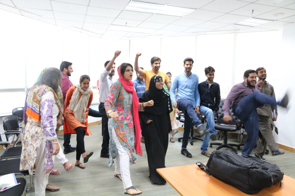 PITBIncubation's tweet image. 9th floor #spicingup 🌶️w/ activities! &quot;Making Talk Target-Becoming a Magnet&quot; #kicksoff! #Cycle9 #startups &amp;amp; @herselfpk girls super excited!😃