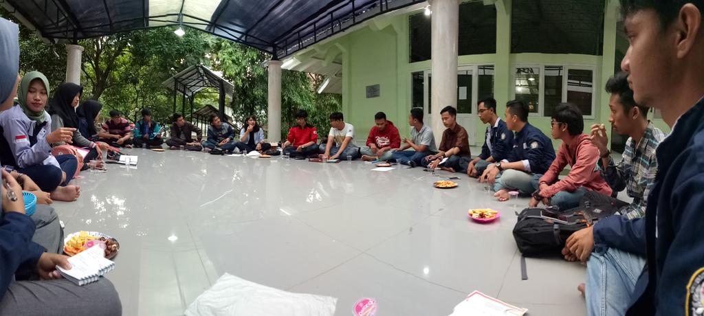 K&PSDM BEM UNDIP tweet media