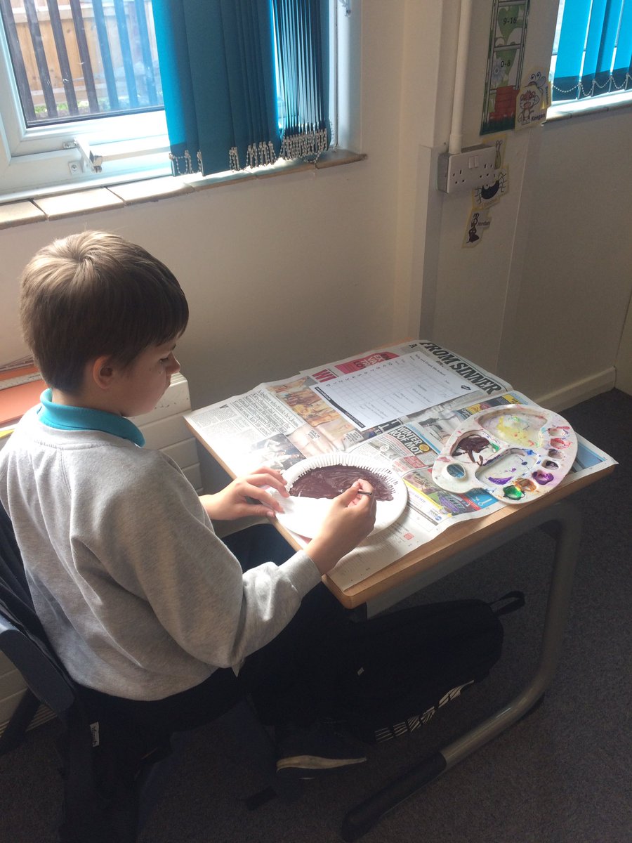 PhoenixPark_'s tweet image. Paper plate pie charts #mathsiscool #creative #statistics