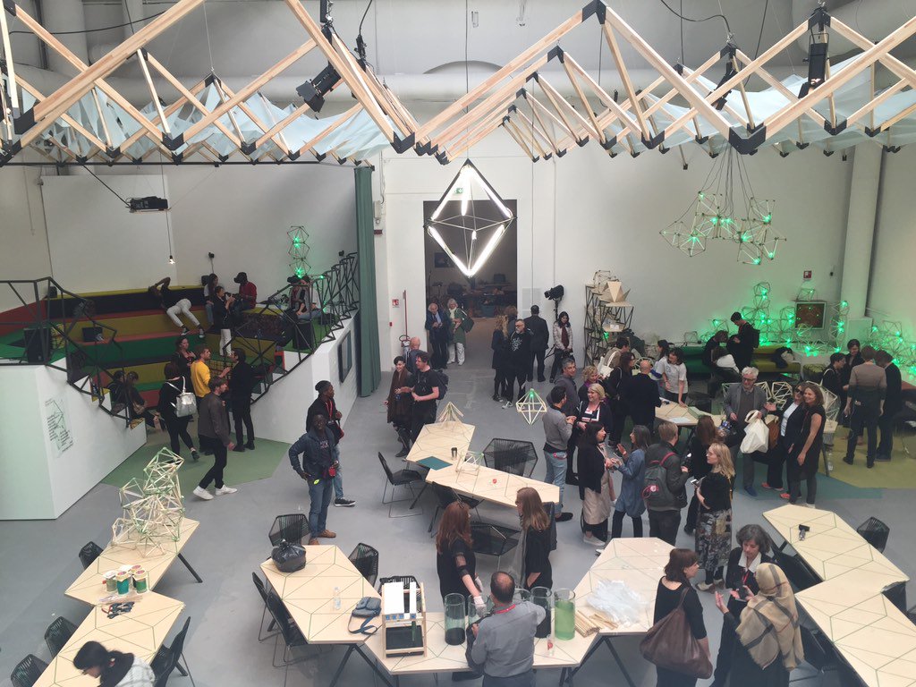 In the workshop Green Light by <a href="/olafureliasson/">StudioOlafurEliasson</a>, 80 refugees build lamps that you can have for €250 #biennalearte2017