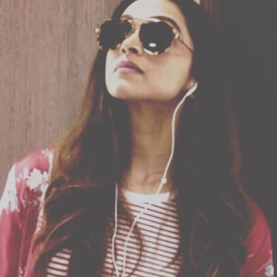 pranjal_24dvn's tweet photo. Uff my baes 😍🙌❤ @Varun_dvn @deepikapadukone loveeeee uuuuu both 😚💕 #Varika 🙈🌸 https://t.co/egJVjByQ34