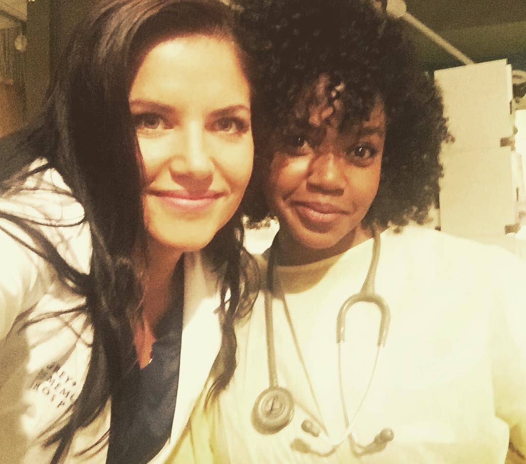 TheJCappers's tweet photo. Happy #GreysAnatomy Day people! #Drama #Minnick #Edwards 💥😱 https://t.co/rXR82VKACX
