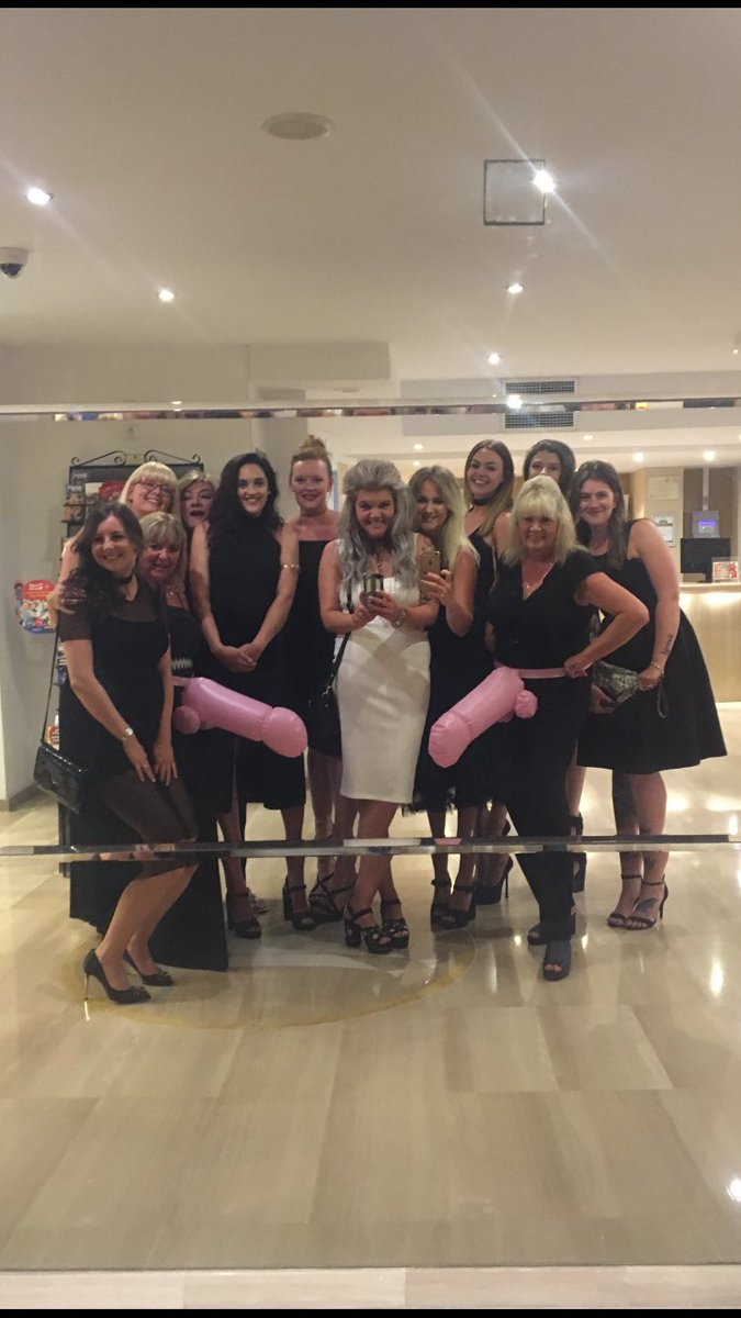 Thank you so much @BijouxMarbella for last night we had the best time 🍸🍸 #bijoux #bijouxmarbella #hendo #ln #lastnight