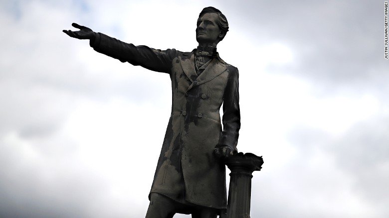 Under police presence, crews began taking down statue of former Confederate president... ln.is/SiPih by #cnnbrk via <a href="/c0nvey/">Convey</a>