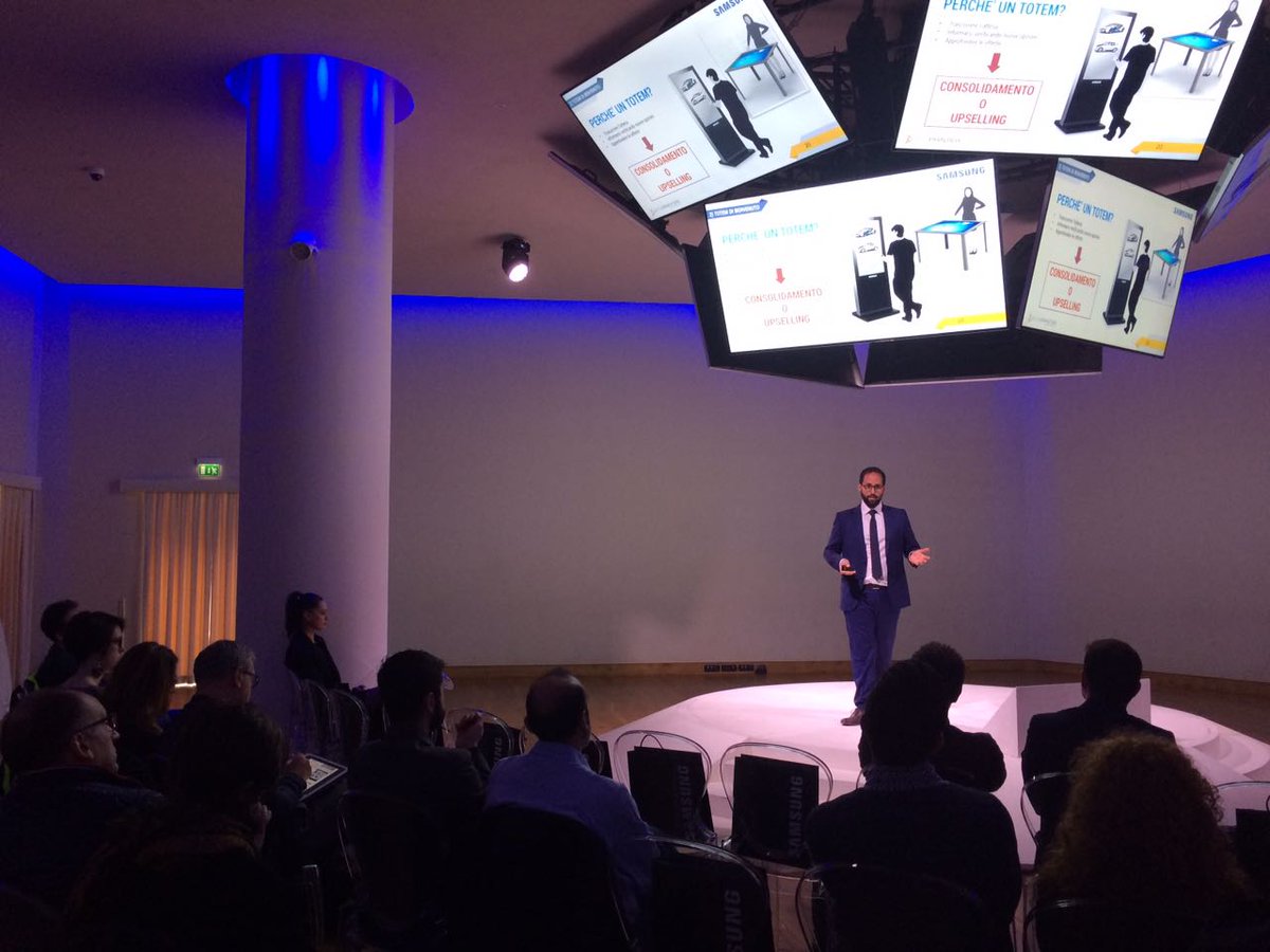 In diretta dalla #Samsung Smart Arena, #Dataprinter presenta le nuove #soluzionidigitali per il mondo #automotive.