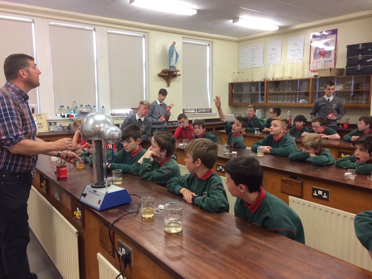 Great fun was had by the young Einsteins from St. Josephs NS the Mardyke #Corkschools #Corkcity #primaryscho #Firstyr4aDay