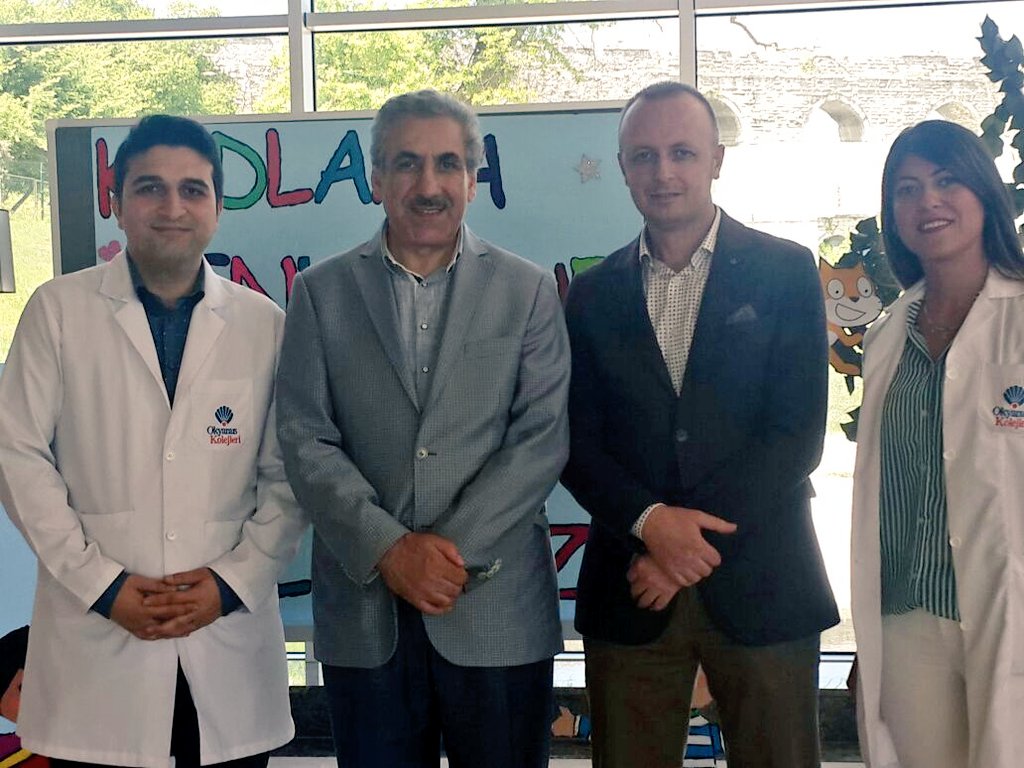 Kodlama şölenimizi ziyaret eden kurucumuz Sayın Orhan Özbey ve Okul Müdürümüz Ö.Faruk Yılmaz <a href="/metedoganay/">Mete Doğanay</a> @emretr9 <a href="/hkurt88/">Hsyn Krt</a> <a href="/okyanuskoleji/">Okyanus Kolejleri</a>