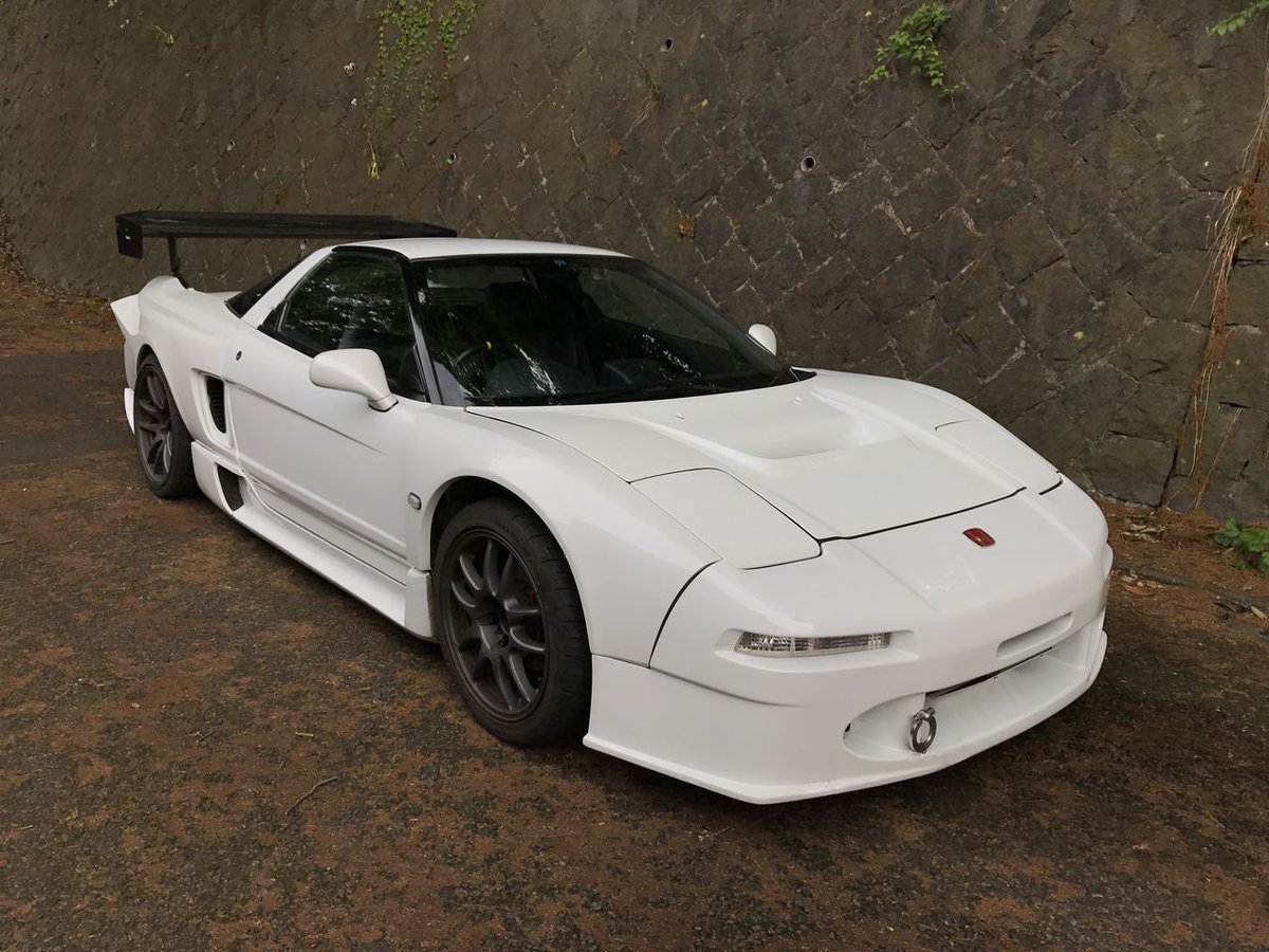 DeepDrove's tweet image. 今日は愛車をきれいにした。
恐らくこれが最後の洗車かもしれない。
自分が出来る限りの最高の洗車をしてあげた。

改めて眺めてみたら25年以上経っている車とはとても思えない。
やはり自分にとってはこれが最高の車だ。