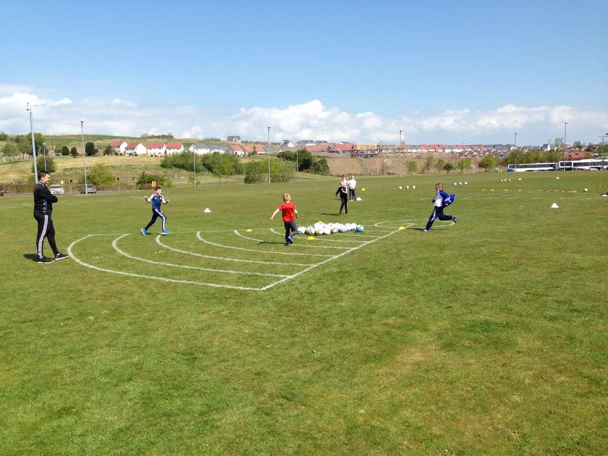 FifeActiveSch's tweet image. ⚽️ Skills &amp;amp; drills! #learning #newexperiences #stillhavingfun @BeathHWB @sfa_east @FifeSchoolSport @TescoBankNews @sportscotland
