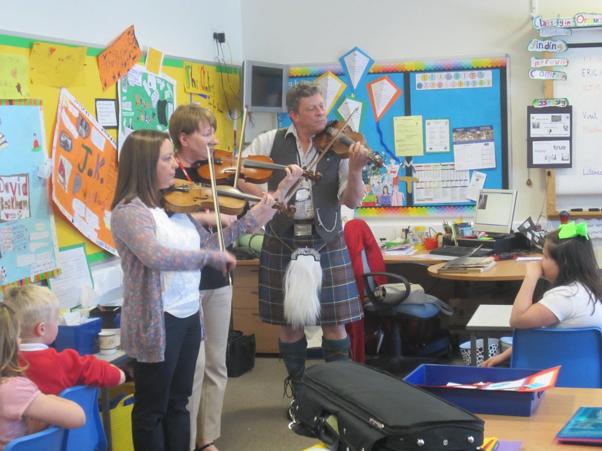 hillofbanchory's tweet photo. Delighted to welcome Paul Anderson to HOBs - amazing fiddle player &amp; #ScottSkinner expert #inspirational - one of our #famousfive https://t.co/9lObtHtN01