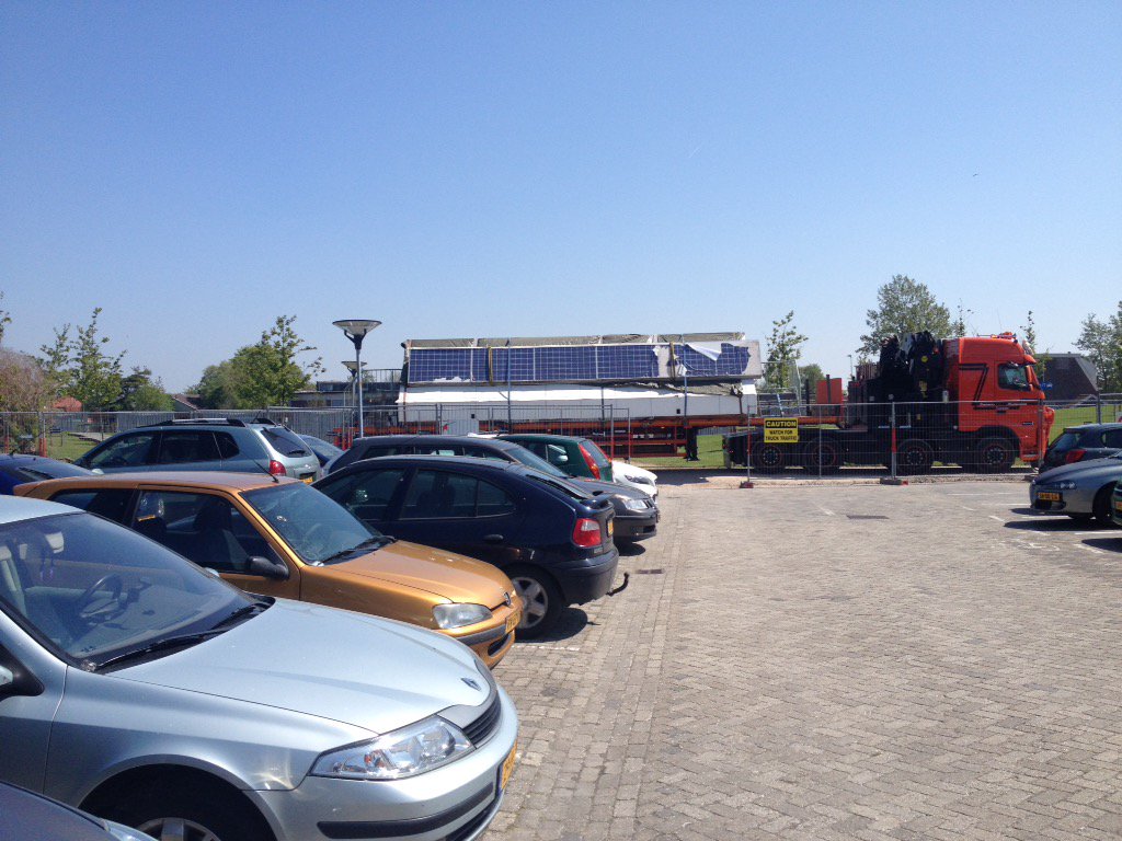 StendenSchedule's tweet photo. Goh @stenden, deze zonnepanelen gaan de verkeerde kant op #duurzamehogeschool ? https://t.co/ORBXqAOGZL