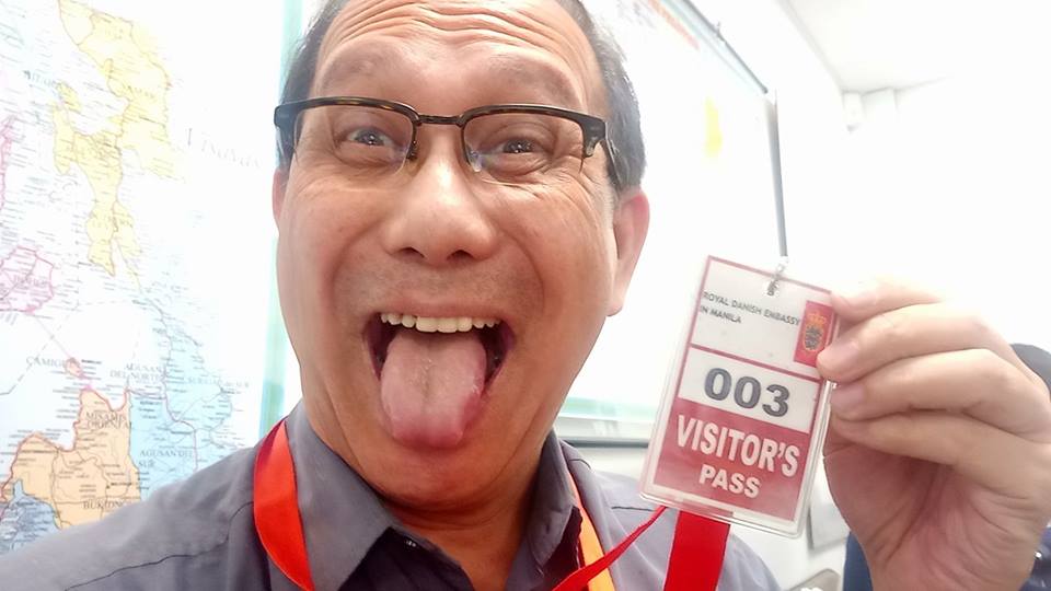 RaffyPekson's tweet photo. Look Ma! I'm in Denmark! Well, in the Embassy of the Kingdom of Denmark in the Philippines, that is. #pbnetworkph #miniphils #pekson https://t.co/DT23nkxMlj