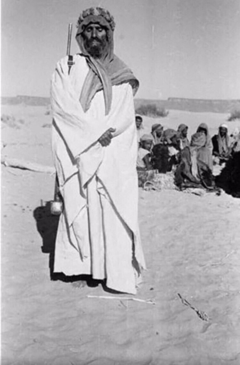 نوادر من التاريخ On Twitter الثوب العربي الاصيل الصوره يقال انها لاحد الصيعر في الربع الخالي جنوب السعودية