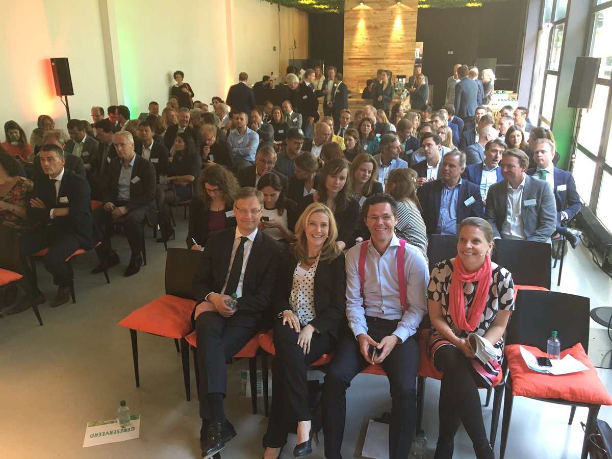 woutoosting's tweet photo. Ready to start @the warehouse. #cbre occupier event 2017 https://t.co/R5OtflZ0Ty