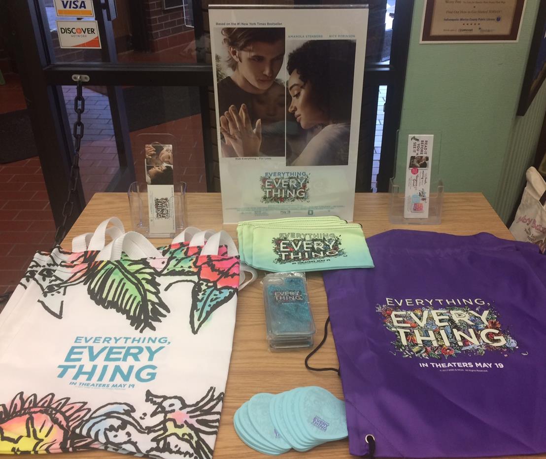 LawrenceIndyPL's tweet photo. Have you read #EverythingEverything by @NicolaYoon? Check out the book + @EverythingFilm freebies @LawrenceIndyPL while supplies last. 📚🎬 https://t.co/iNP1DXTXvA