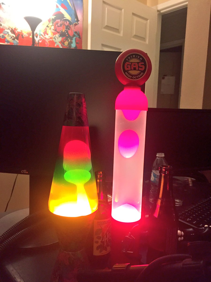 timeandstuffpod's tweet photo. New Bazooka, new lava lamp. New surprise caller! #timeandstuff #poscast #bazooka #lavalamp #whenitstartstobloop https://t.co/0qPw3KRHyv https://t.co/wecTLYY2dp