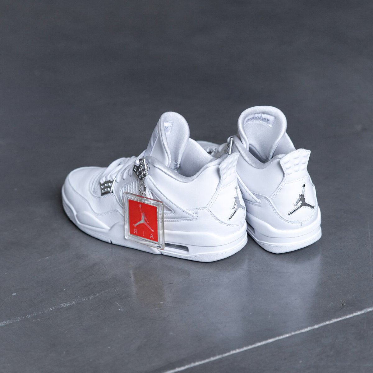 TheHushLife's tweet photo. Nike Air Jordan retro 4 "Pure money". https://t.co/8FCwg7i0h3
