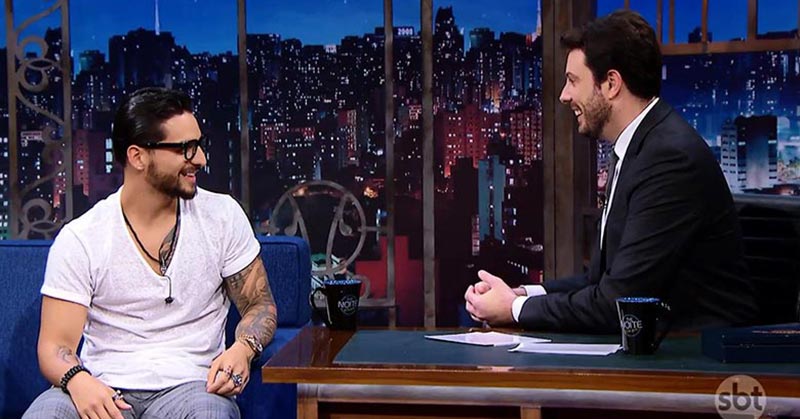 SBTTheNoite's tweet photo. A entrevista com o cantor @maluma já está disponível pra vocês!! 👏👍

Corre pra ver: https://t.co/mt7RdiEqFH https://t.co/uNOFrnNyvk