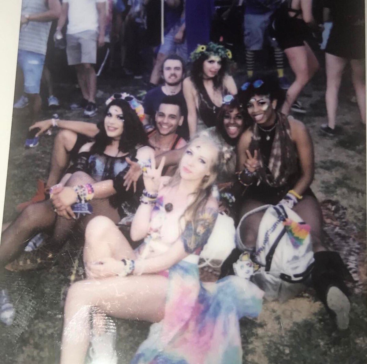 PlurSiren's tweet photo. #middlelands2017 #middlelands #squad https://t.co/Bjr5b37l3f