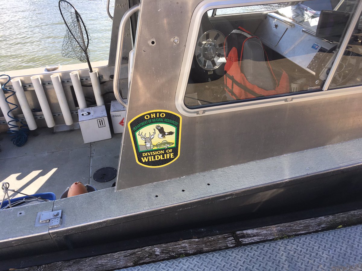 touhueyang's tweet photo. Bongo tows for larval walleye on Lake Erie! Woot woot! #researchassistant#osu#aquaticecologylab#uwgbphoenixatheart https://t.co/GO1E9bfI5b