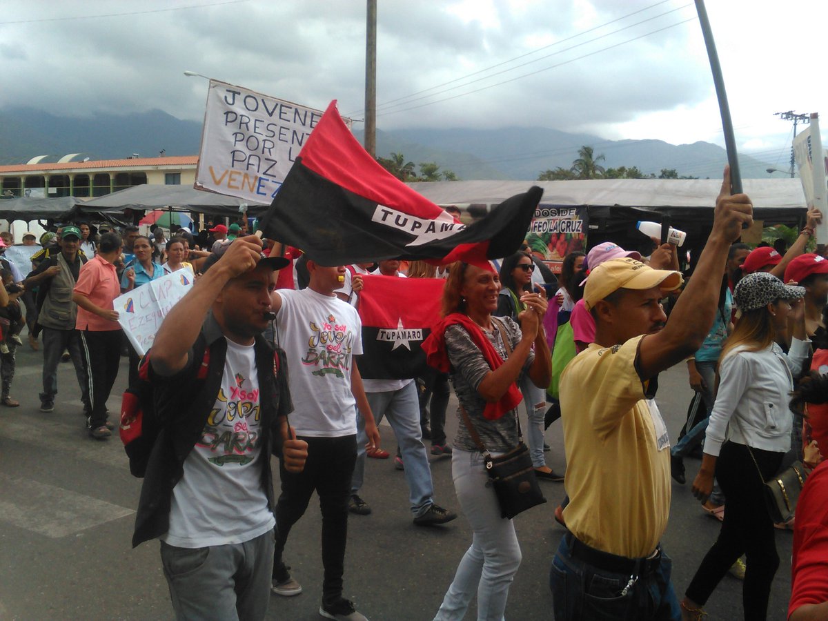 MRTCarabobo's tweet photo. @TupamaroMRT Naguanagua movilizado por la paz y la vida en apoyo al proceso Popular Constituyente! https://t.co/XbZGvuQ4JB