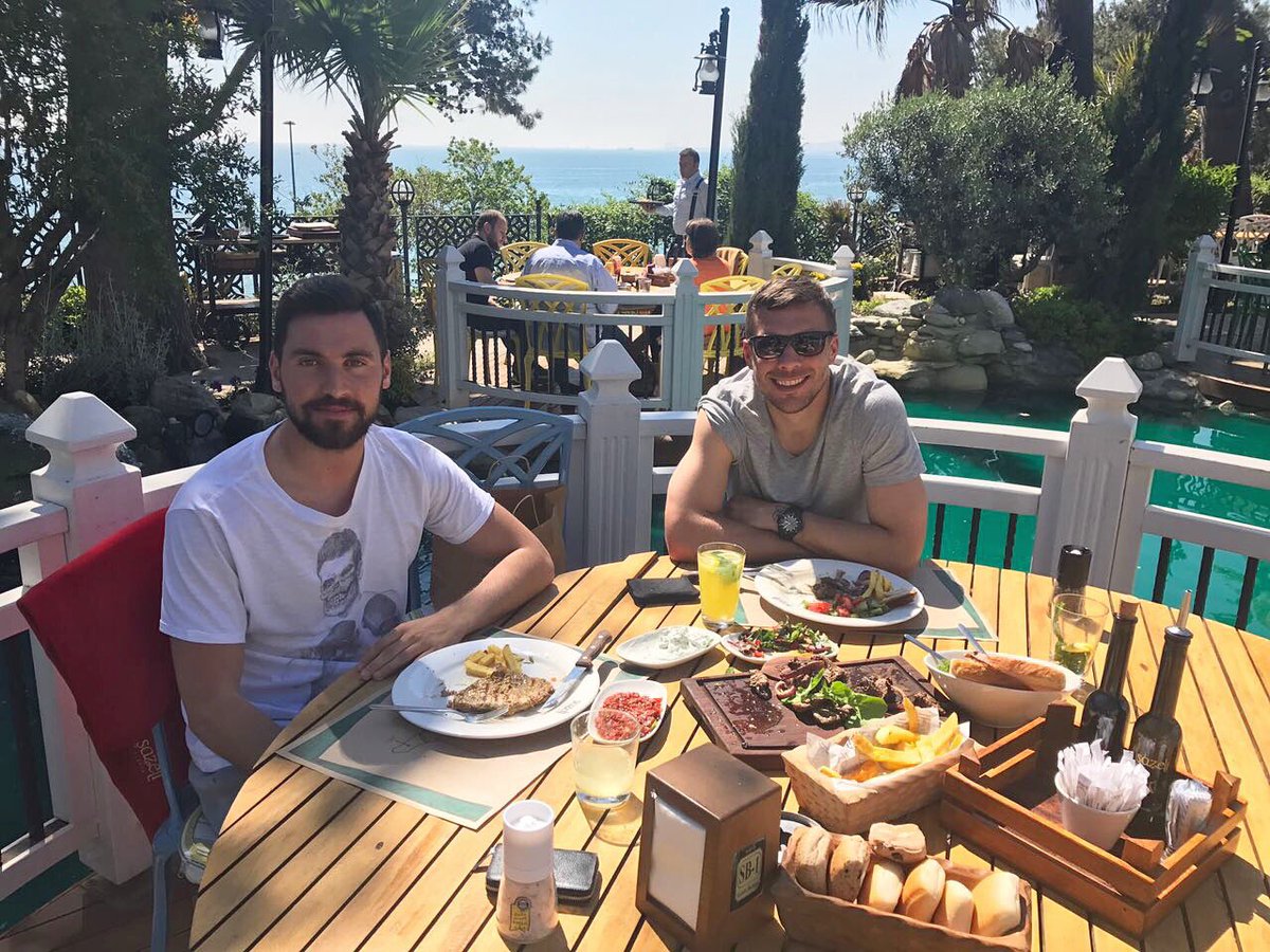 Lukas Podolski Com Lunch Time Enjoy Poldi Istanbul Sinanguemues18 Lukas Podolski Com Lunch Time Enjoy Poldi Istanbul Sinanguemues18