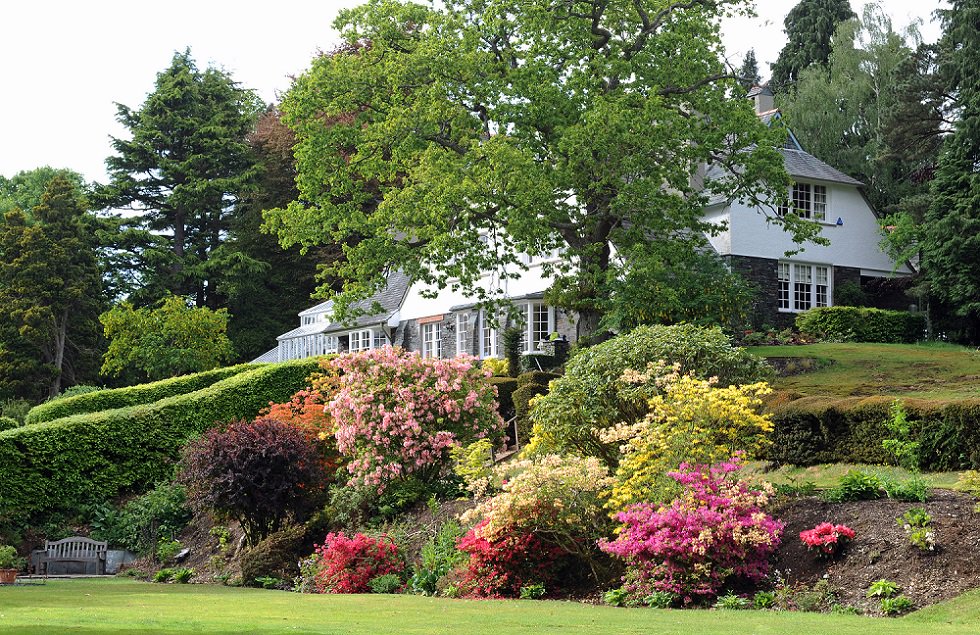 Celebrate #RedCrossWeek &amp; visit an #OpenGarden on May 14. We've got 4 in #Wales, #Cambridge, #Cumbria and #Norfolk! redcross.org.uk/OpenGardens