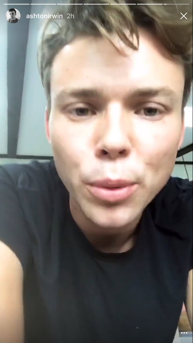 GabyHdz18_11's tweet photo. @Ashton5SOS @5SOS Ashton en historia de IG 😍❤️ #5SOS #5sosbbmas https://t.co/CXbjqVWSev