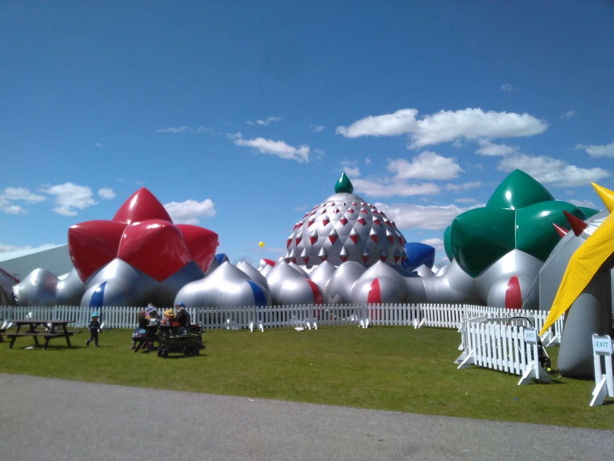 ArchitectsofAir's tweet photo. It's a glorious day @OttawaKidsFest! Come and see us, prepare your eyes for a feast!! https://t.co/uqa3wM5ZCy