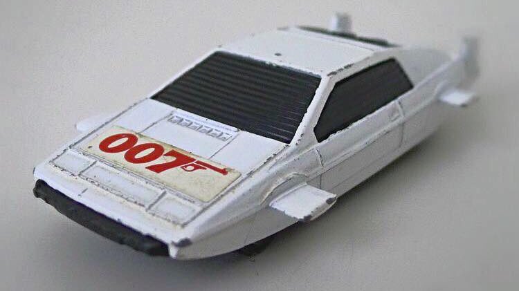IL0VEthe80s's tweet photo. Retweet if you remember this James Bond toy car... https://t.co/OrFZD9UW0t