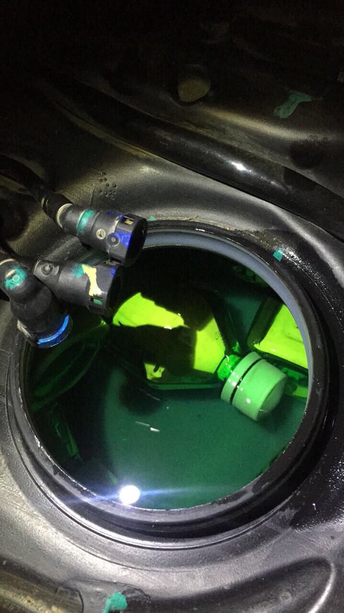 MinGobiernoEc's tweet photo. #DNA realizó Operativo #SolarII en coordinación con @PoliciaColombia. Se detuvo a 2 ciudadanos y se decomisó 16,1 kg de sustancias ilícitas. https://t.co/Madx09k2ru